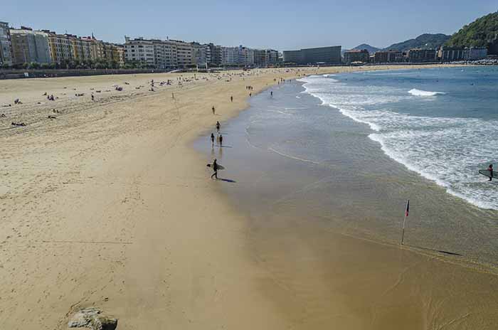 Guipúzcoa - San Sebastián 058 - playa de Zurriola.jpg